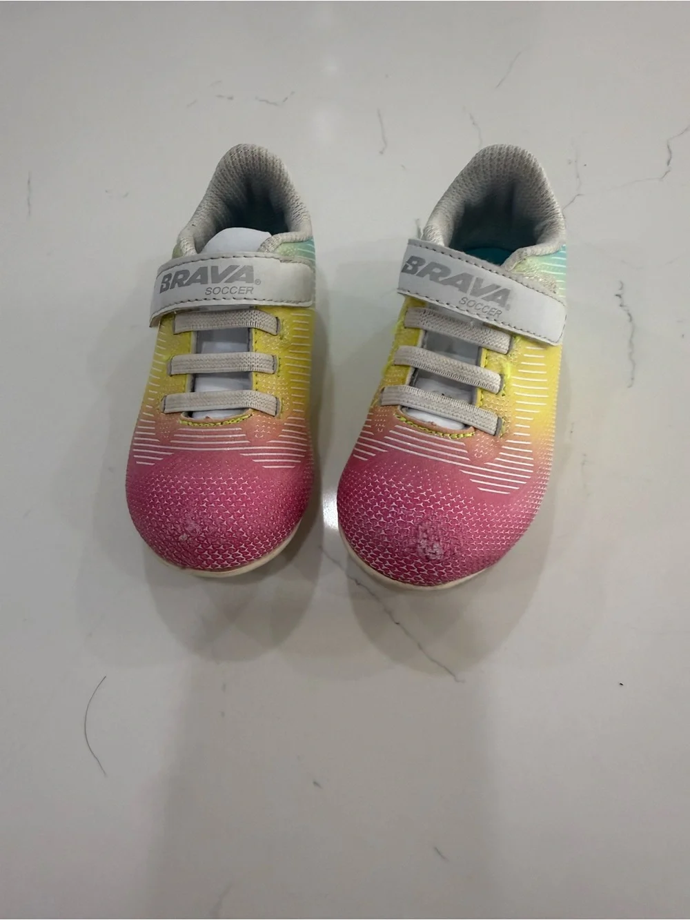 Brava Kids' Gradient Pink-Yellow Soccer Shoes